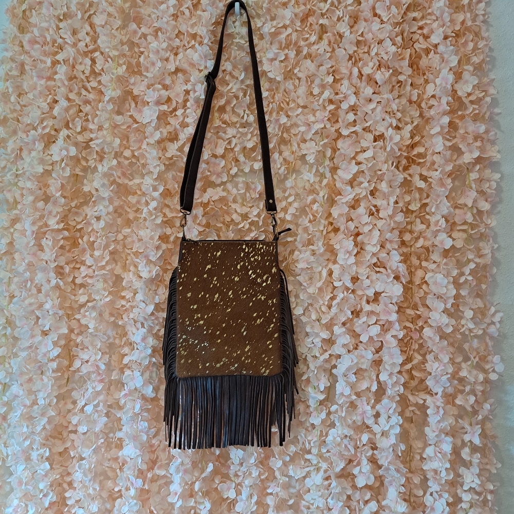 Women's Crossbody Cow Hide Purse - Picture 4 of 6
